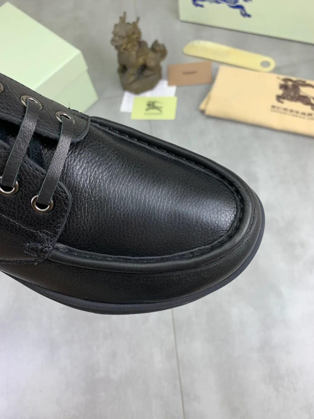 Men's Men's Shoes 💰P700 💰【New Style】Top Version 🆘【Burberry】New Burberry Slippers Launched, Perfect Workmanship! 🔥Perfect shape and top quality🙈Non-slip and wear-resistant high-end rubber outsole👣Versatile and comfortable shoes, standard size: 39-45 (customized 38-46) 2️⃣colors available Top-quality packaging